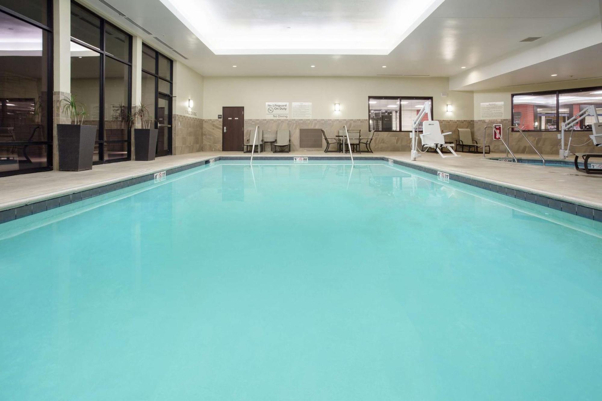 Hampton Inn & Suites I-35/Mulvane Екстериор снимка