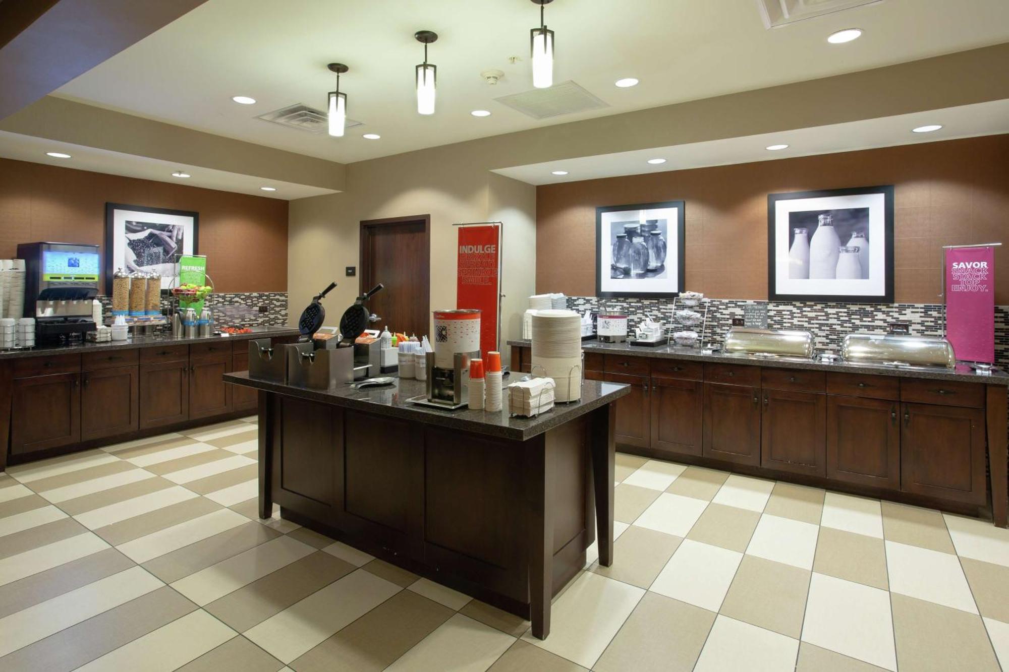 Hampton Inn & Suites I-35/Mulvane Екстериор снимка