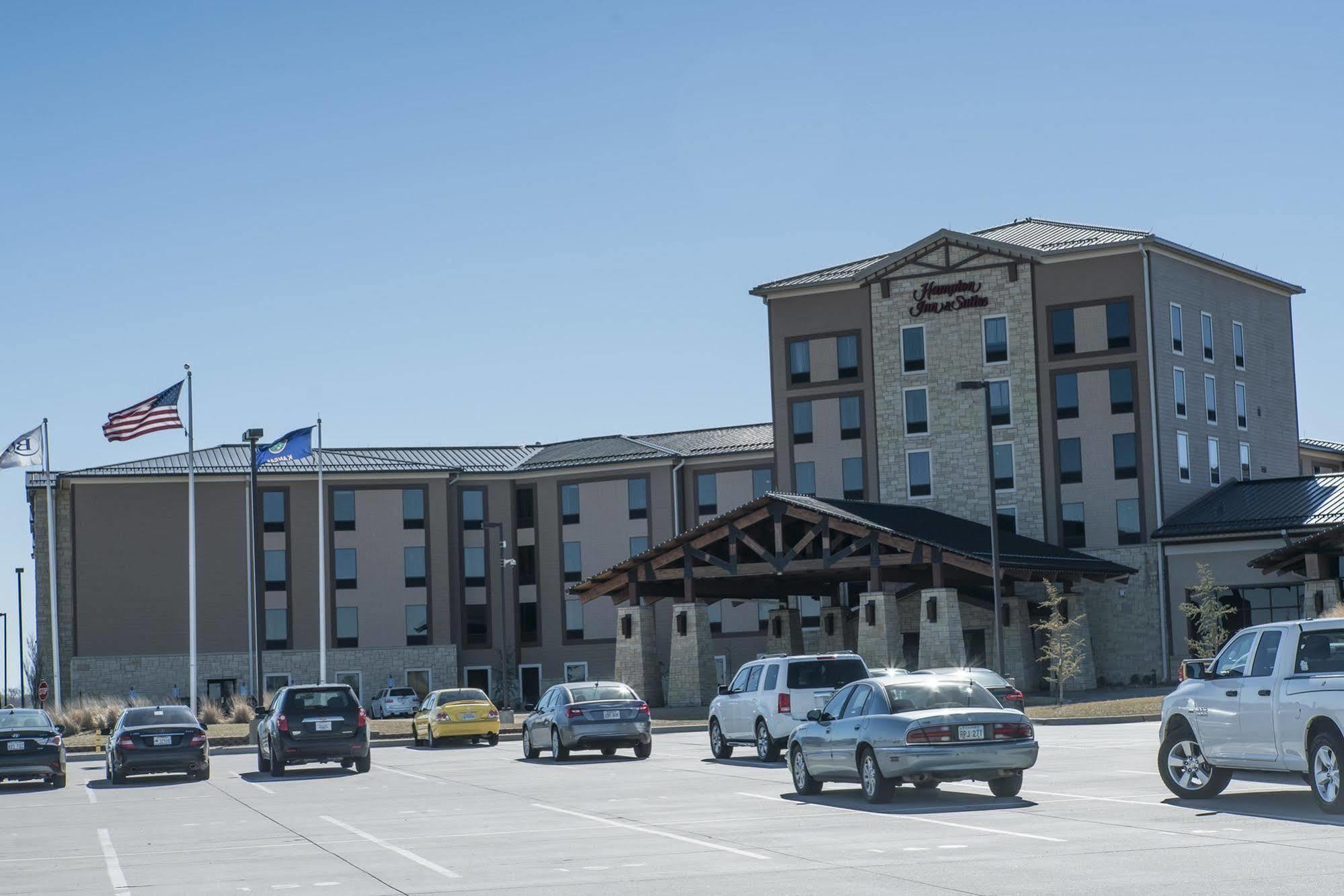 Hampton Inn & Suites I-35/Mulvane Екстериор снимка