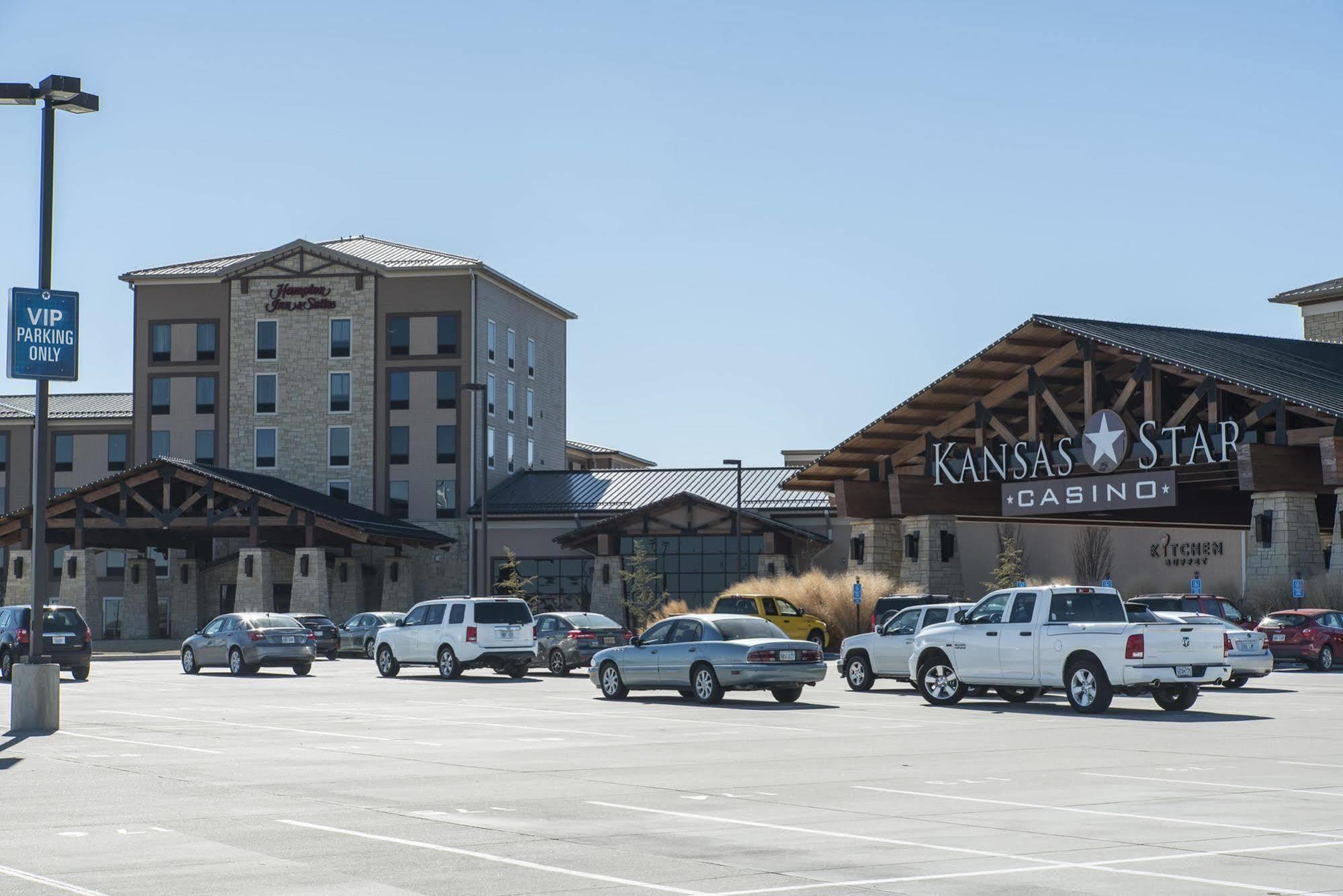 Hampton Inn & Suites I-35/Mulvane Екстериор снимка