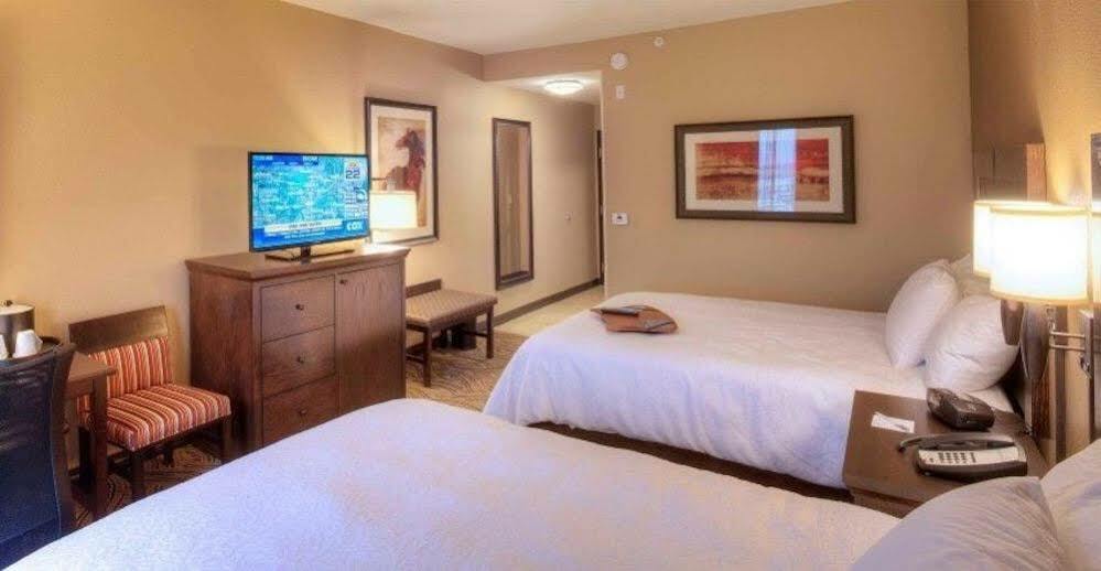 Hampton Inn & Suites I-35/Mulvane Екстериор снимка